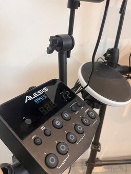 Elektronické bicie Alesis DMLITE - 2