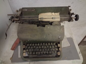 Pisací stroj - 2