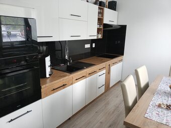 Predám pekný rodinný dom zariadený-novostavba pri BB - 2