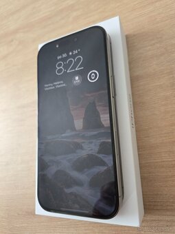 iPhone 16 Pro 256GB Natural Titanium - 2