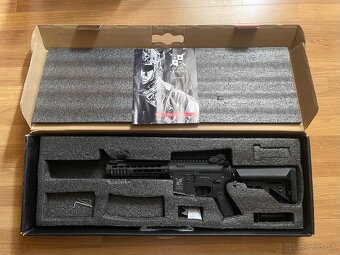 Predám zbrane a vybavenie na airsoft M4, AAP-01,… - 2