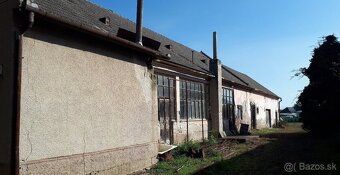 Na predaj veľký pozemok so starým domov,Vlčany - 2