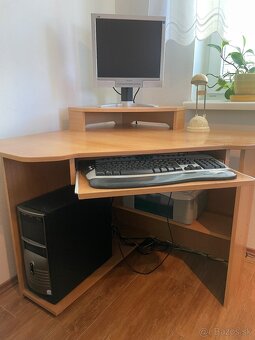 Stolík + komplet PC - 2