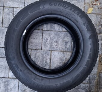 4x zimné pneu Good Year UltraGrip Performance 235/65 R17 - 2