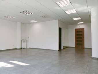 EXKLUZÍVNE Prenájom obchodného priestoru v CENTRE Trnavy - 2