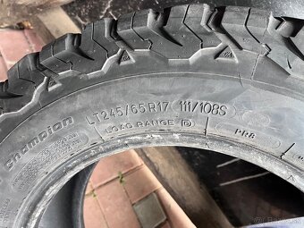 Bf Goodrich 245/60 r17 - 2