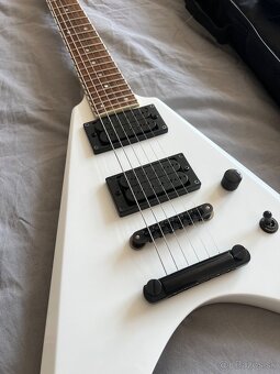 Predam gitaru Fernandes Vortex - 2