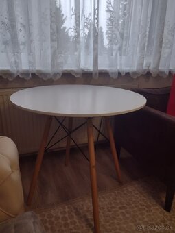 Predám moderný okrúhly stôl – 50 € - 2
