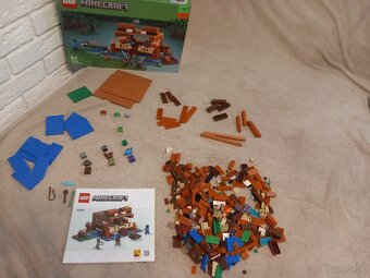 Lego minecraft, "The frog house" - 2