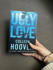 Kniha- Colleen Hoover ( Ugly love) - 2