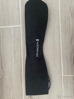 Žehlička na vlasy Remington S3500 čierna - 2