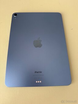 Predám iPad Air 5. generácie (64 GB) + klávesnica v hodnote - 2