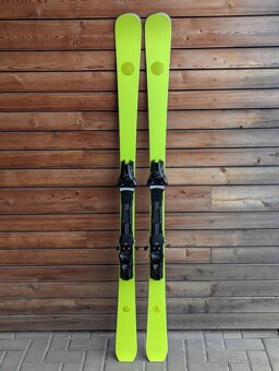Prémiové švýcarské lyže AK YELLOW POP, 165cm, 2023 - 2