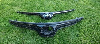 Toyota Corolla XII E21 2018 pre SEDAN - predna maska logo - 2