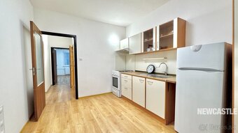 NEWCASTLE⏐PRENÁJOM, 3 izbový byt (72m2) + logia - 2