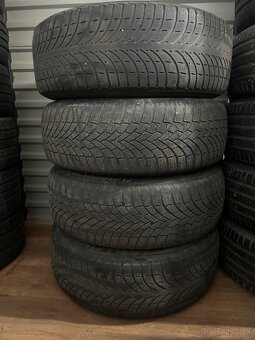 235/65 R17 5x120 - 2