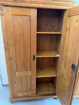 Predám starožitné skrine štýl altdeutsche v zachovalom stave - 2