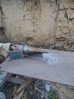 Štiepačka dreva - 2