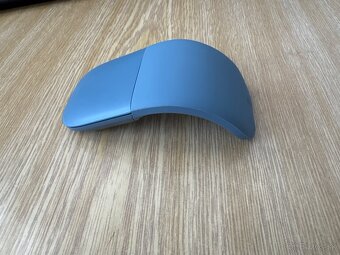 Microsoft Surface Arc Mouse - 2
