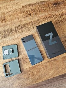 Samsung Galaxy Z Flip 3 - 2