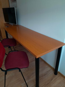 Stôl a stoličky do školiacej miestnosti - 2