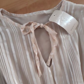 Krémové šaty s dlhým rukávom - 2