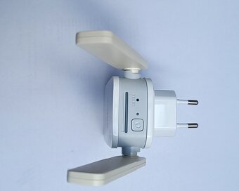 Predám Wi-Fi extender D-Link DAP-1610 - 2