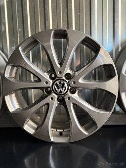 #41 Elektróny originál VW r18 - 2