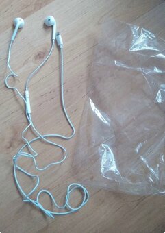 Apple slúchadla - 2