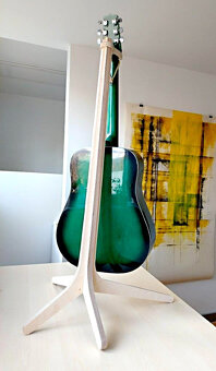 drevený stojan na gitaru - 2