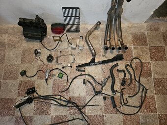 Honda Hornet 1998 neposkodene suciastky - 2