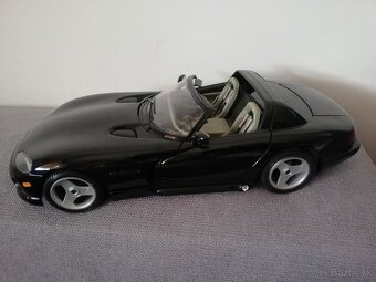 1:18 DODGE Viper Bburago - 2