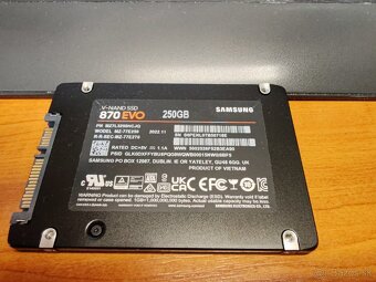 Predám 2,5" SSD disk Samsung 870 EVO 250GB SATA - 2