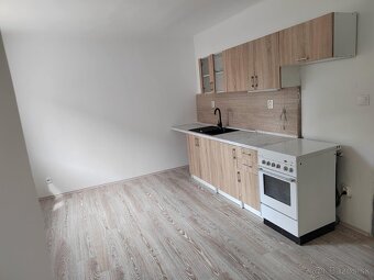 Na prenájom pekný 2 izbový byt s balkónom - 2