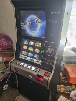 Hraci automat - 2