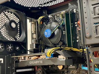 Herný PC - i5 8500,GTX 1660S 6GB,16GB RAM,128GB SSD,2TB HDD - 2