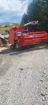 Obilny kombajn massey ferguson 535 - 2