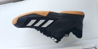 Adidas - 2