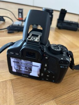 📷 Canon EOS 550D + 2 objektívy + príslušenstvo (skvelý mix) - 2