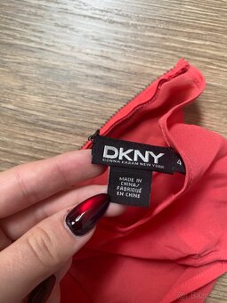 DKNY hodvábne šaty - 2