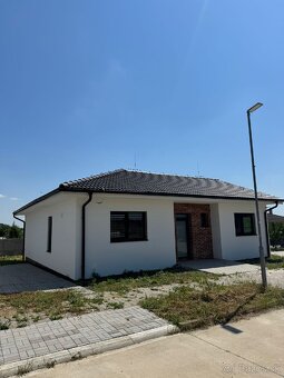 NOVOSTAVBA 4 IZBOVÉHO RODINNÉHO DOMU V ŠTANDARDE, A0+ - 2