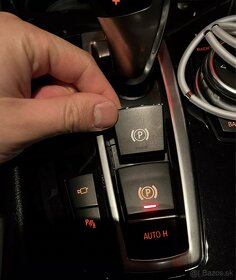 tlačidlo parkovacej brzdy - 2