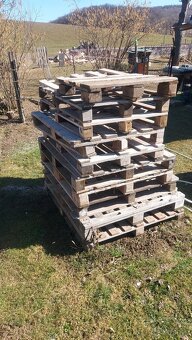 Palety zo stavby - 2