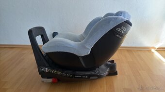 Predám autosedačku Britax Romer Swingfix I-size - 2