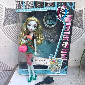 Monster High Lagoona Picture Day - 2