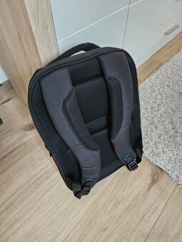 Predám nový, pevný HP ruksak na notebook 15,6" - 2