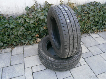 Predám 2x letné pneu Kumho 215/65 R16C 109/107T - 2