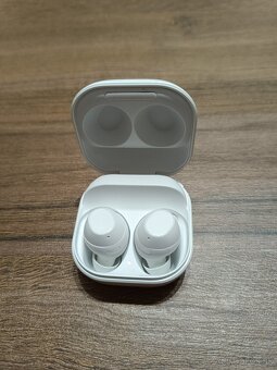 Samsung Galaxy buds FE - 2