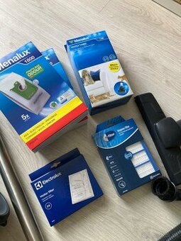 Predám vysávač Elektrolux 600 Clean EB61C4DB - 2