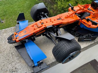 LEGO Technic 42141 - 2